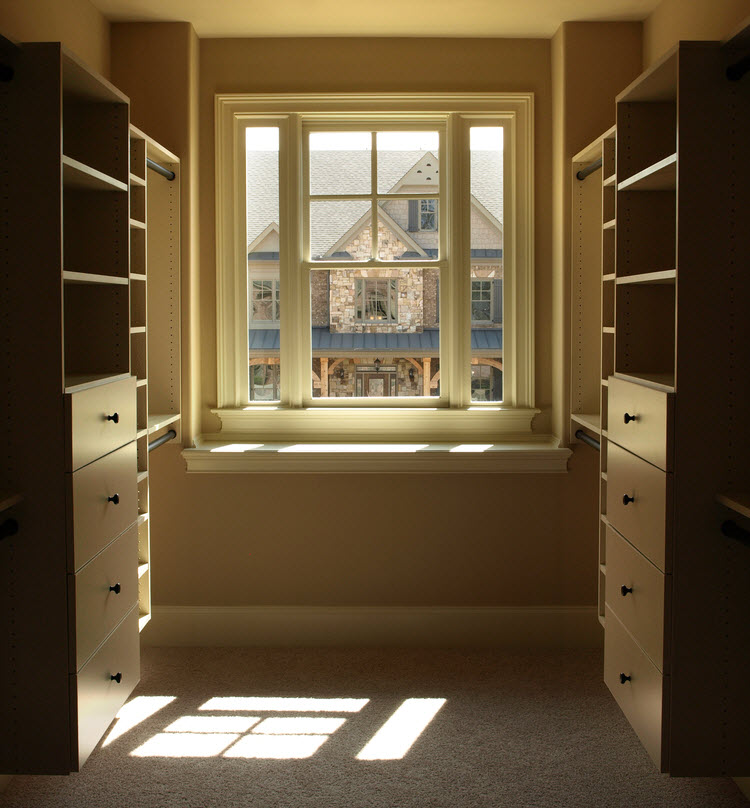 Beaufort - Walk In Closet