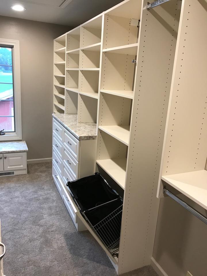 Okatie White Walk In Closet Organizer